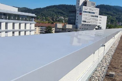 Adagio Access Aparthotel: Attikaabdeckung aus Aluminium 90° Ecken und Endböden WIG geschweißt